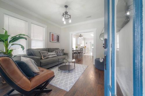 Rustic Bungalow Near Downtown Foodie Hotspots — 4-Star Luxury Hotel in Tampa, United States