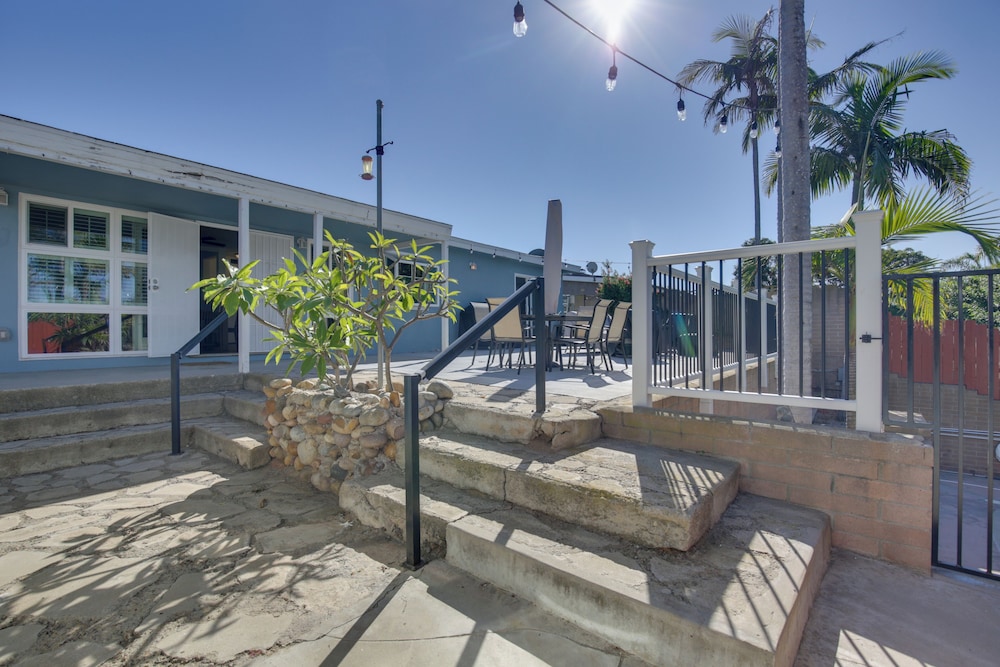 San Diego Home Private Outdoor Pool and Game Room — 4-Star Luxury Hotel in San Diego, United States