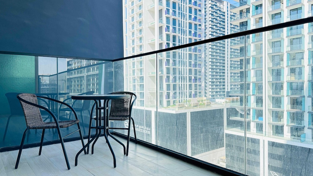 OYO HOME 1457 Premium 1bed Apartment In Jvc Bh8061007 — 4-Star Luxury Hotel in Dubai, United Arab Emirates