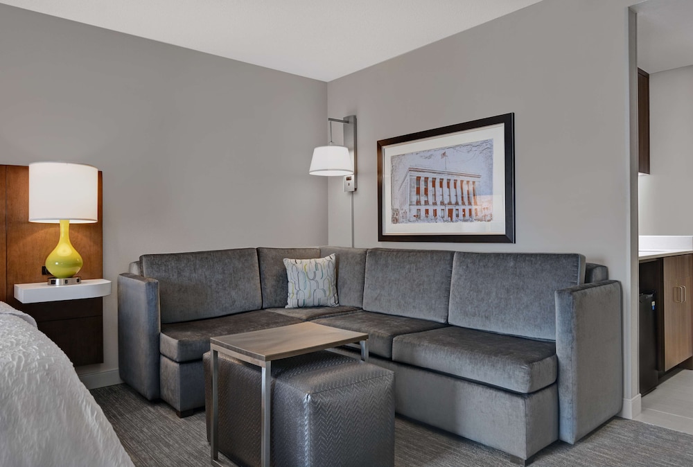 Hampton Inn Gallatin - photo 23