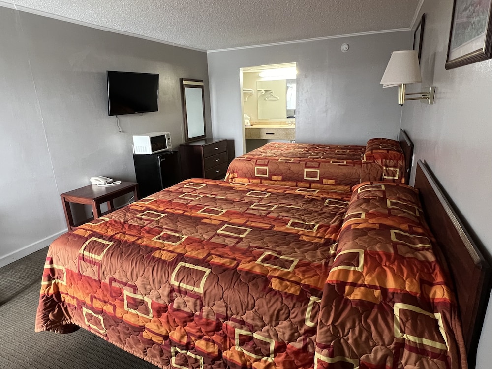 Hotel 81 El Reno - photo 13
