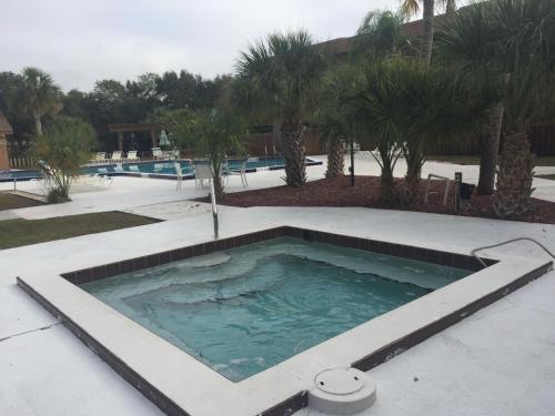 Charlotte Bay Resort - photo 14