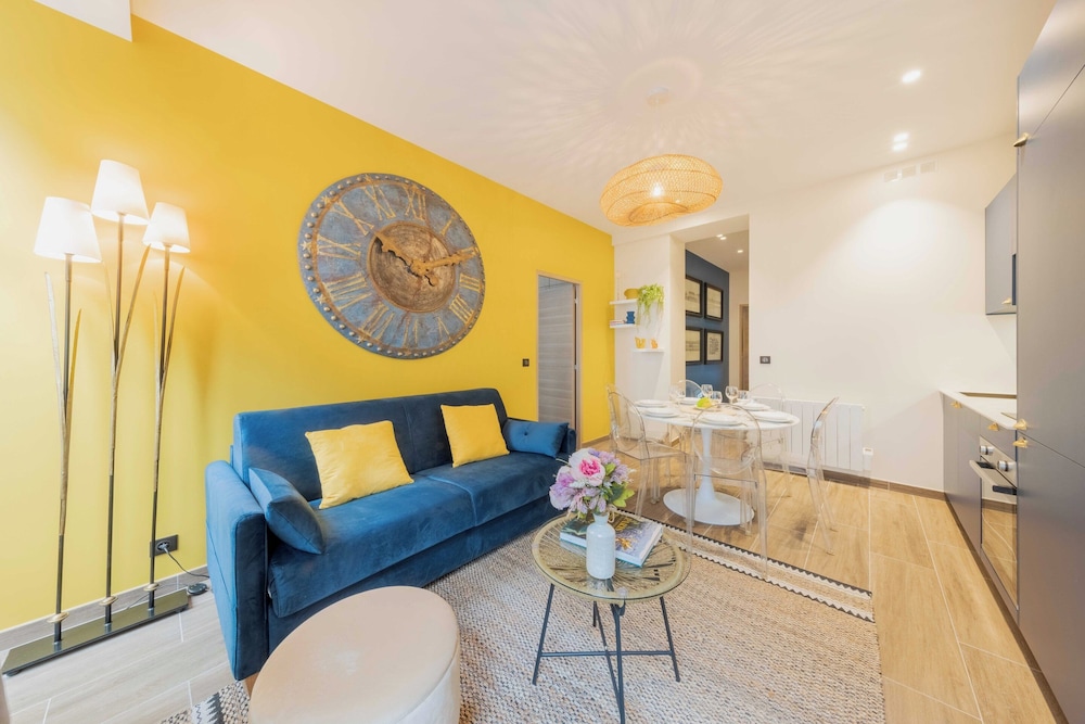 Amazing Apartment 2br 6p Gare du Nord — 4-Star Luxury Hotel in Paris, France