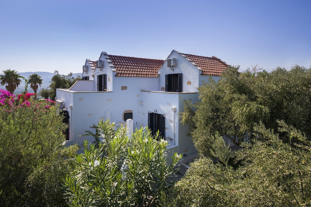 Orionas Village — 4-Star Luxury Hotel in Chania, Greece