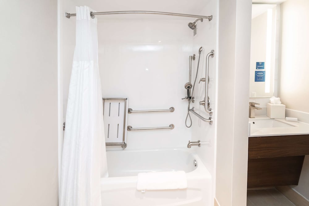 Hilton Garden Inn Fairfax - photo 22