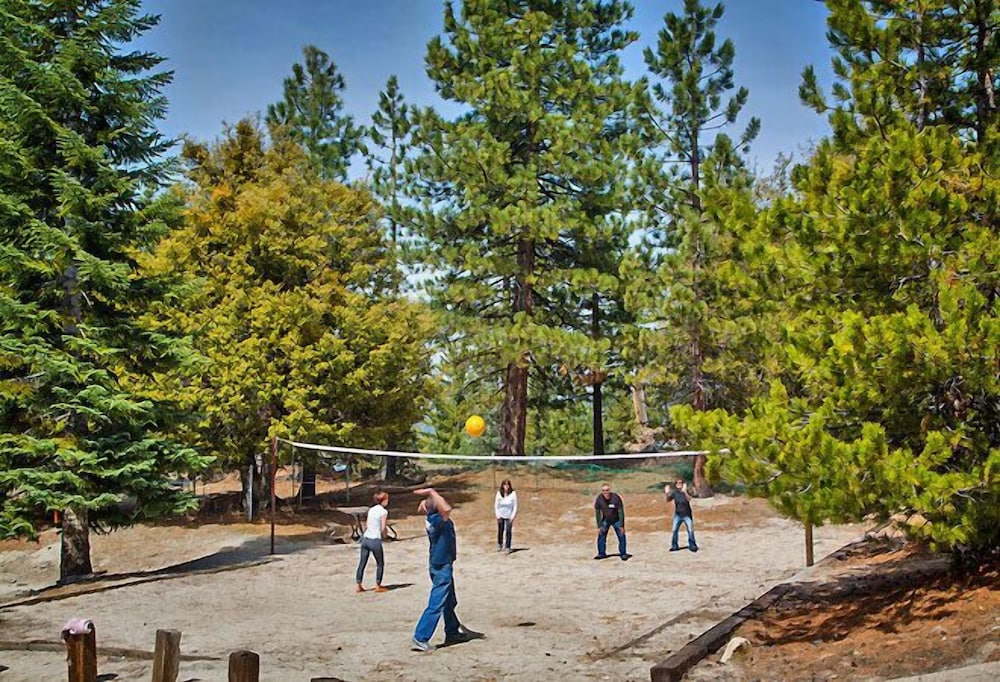 Idyllwild RV Resort Caravan Park - photo 11