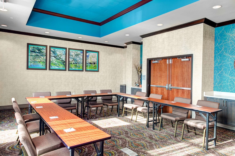 Hampton Inn & Suites by Hilton Atlanta Perimeter Dunwoody - photo 34