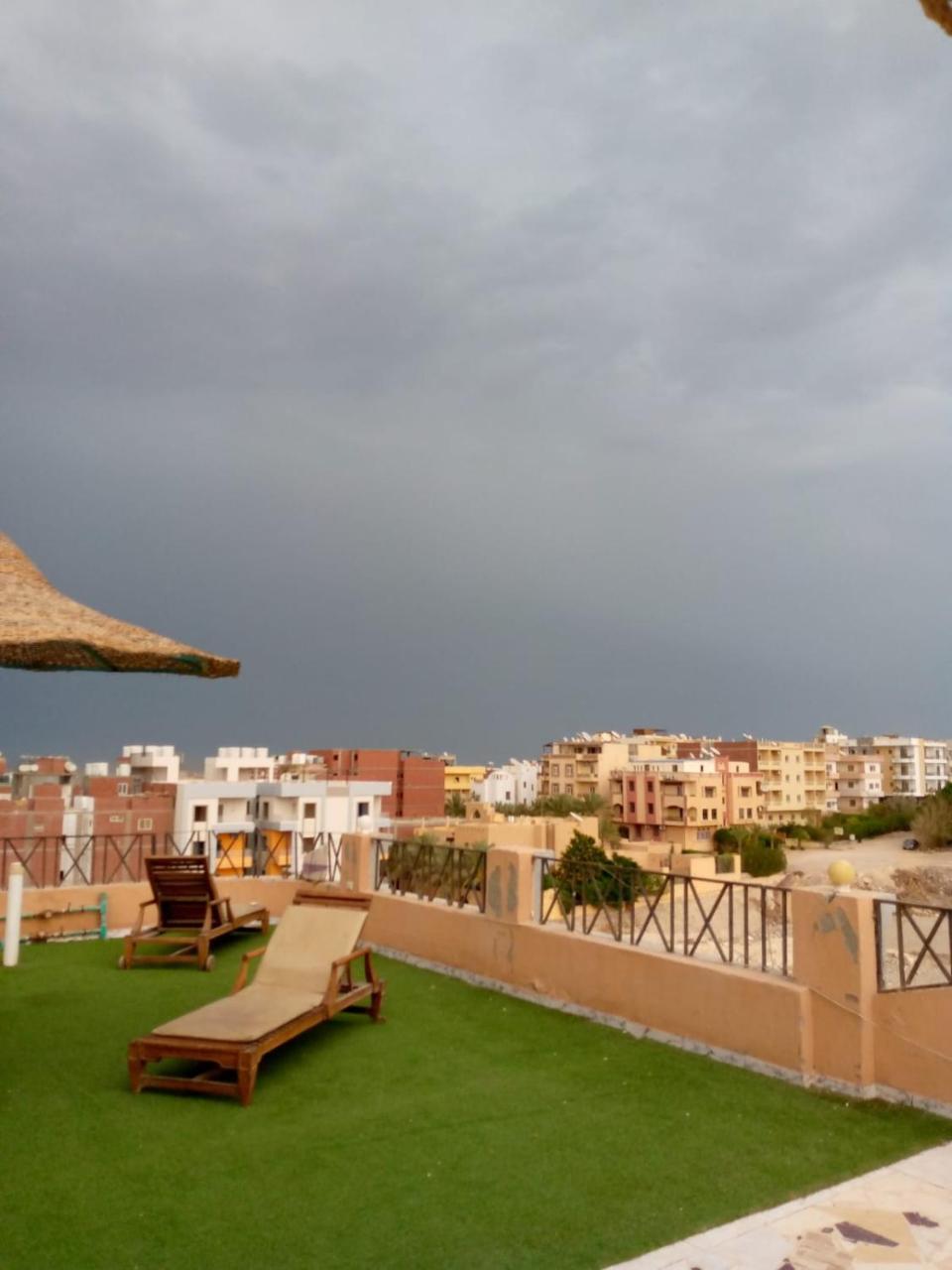 Siberia tower 3 - carbon neutral hotel in Hurghada