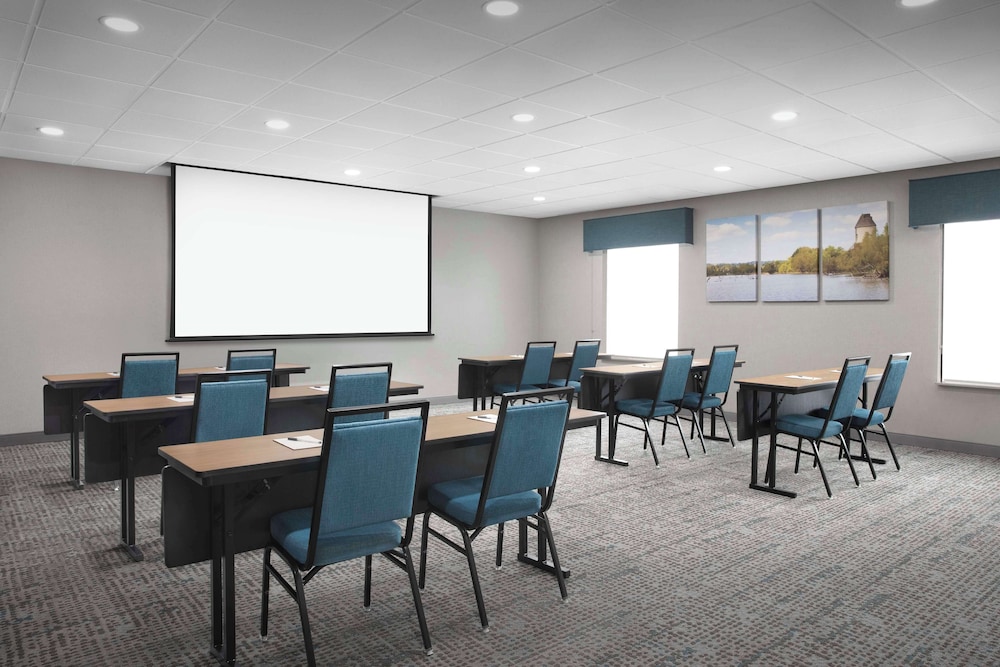 Hampton Inn Dandridge - photo 27
