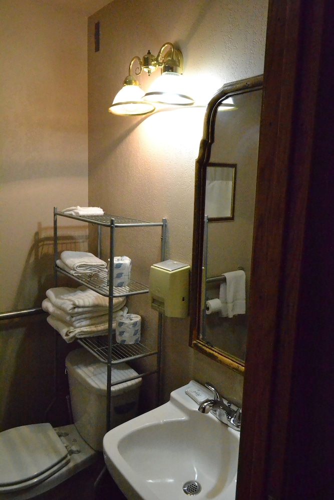 Innkeeper Motel - photo 46