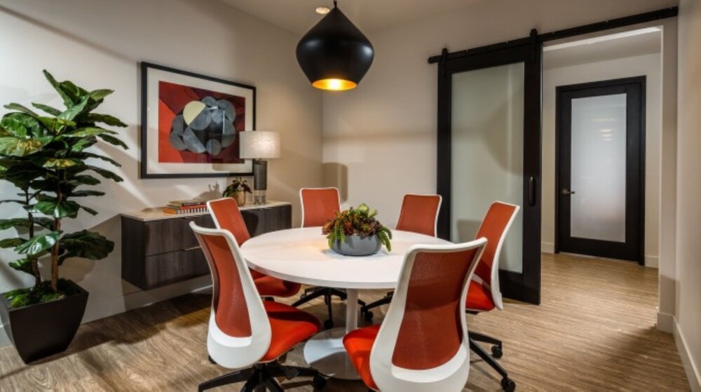 Global Luxury Suites at Tiverton Ave - photo 11