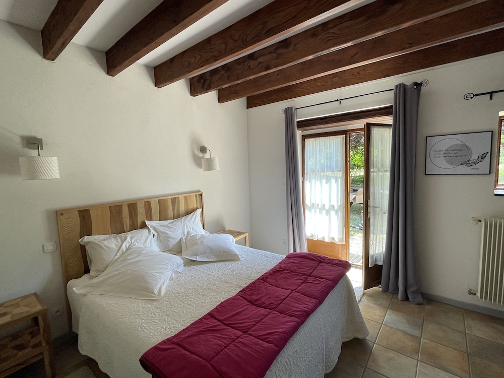Inspirations - carbon neutral hotel in Unknown City