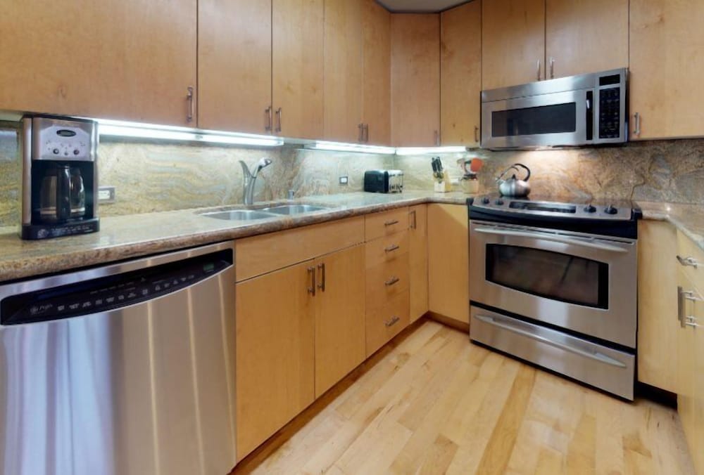 3 Bedroom Condo at Boutique Resort With Hot Tub Access and Within Walking Distance to the Eagle Bahn Gondola - photo 5