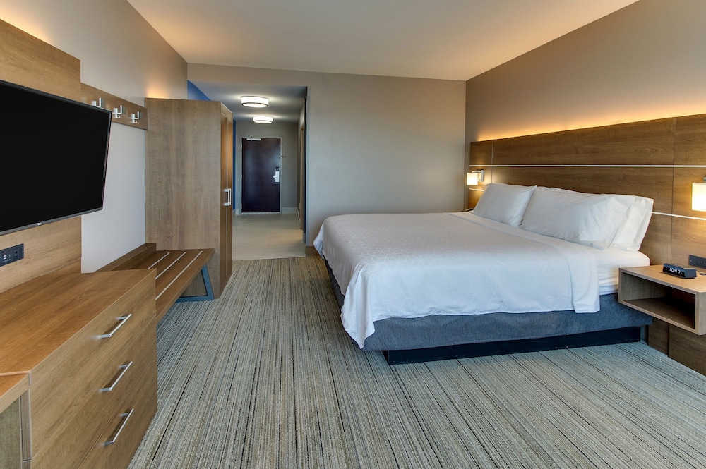 Holiday Inn Express & Suites Columbus Fort Benning Maingate by IHG - photo 9