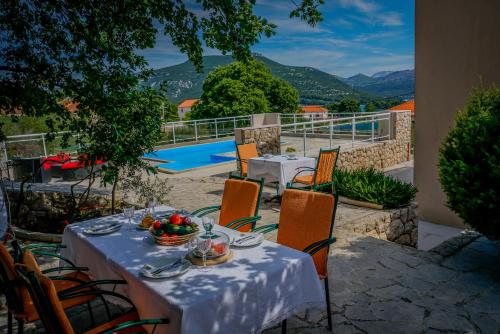 Apartments Ivanka — 4-Star Luxury Hotel in Ston, Croatia