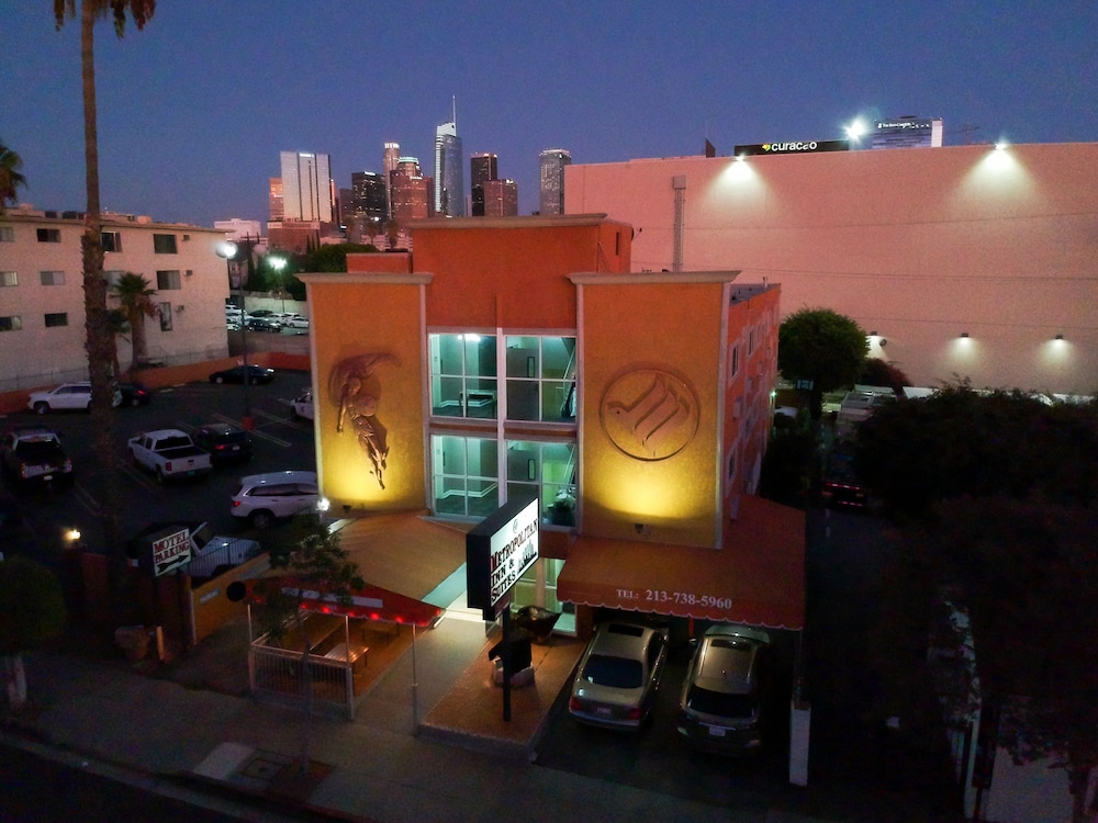 Metropolitan Inn & Suites - featured photo