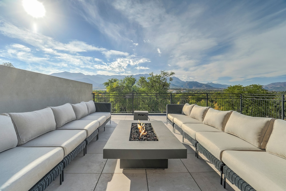 Elevated View - last minute hotel in Colorado Springs