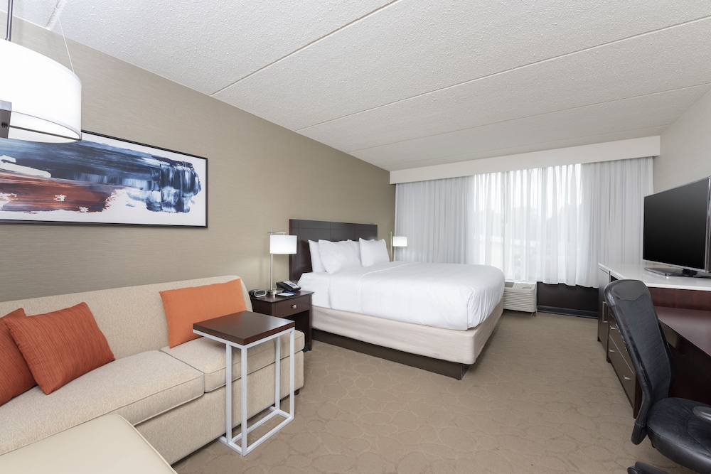 Delta Hotels by Marriott Kalamazoo Conference Center - photo 5