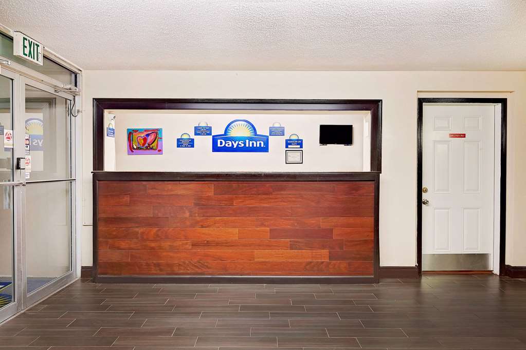 Days Inn by Wyndham Lafayette Near Lafayette Airport - photo 3
