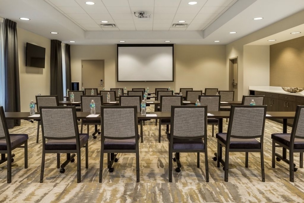 Hampton Inn & Suites Newport Cincinnati - photo 45