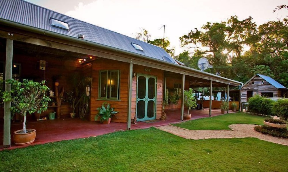Rainforest Ranch — 4-Star Luxury Hotel in Yeppoon, Australia