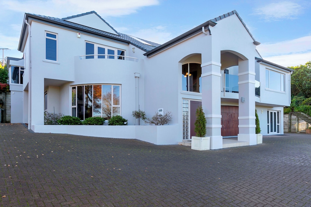 Acacia Waters in Taupo, New Zealand