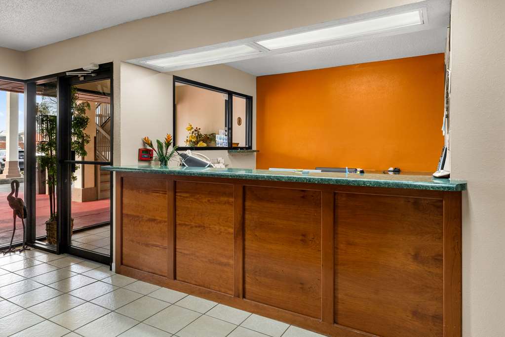 Americas Best Value Inn Montezuma - photo 8