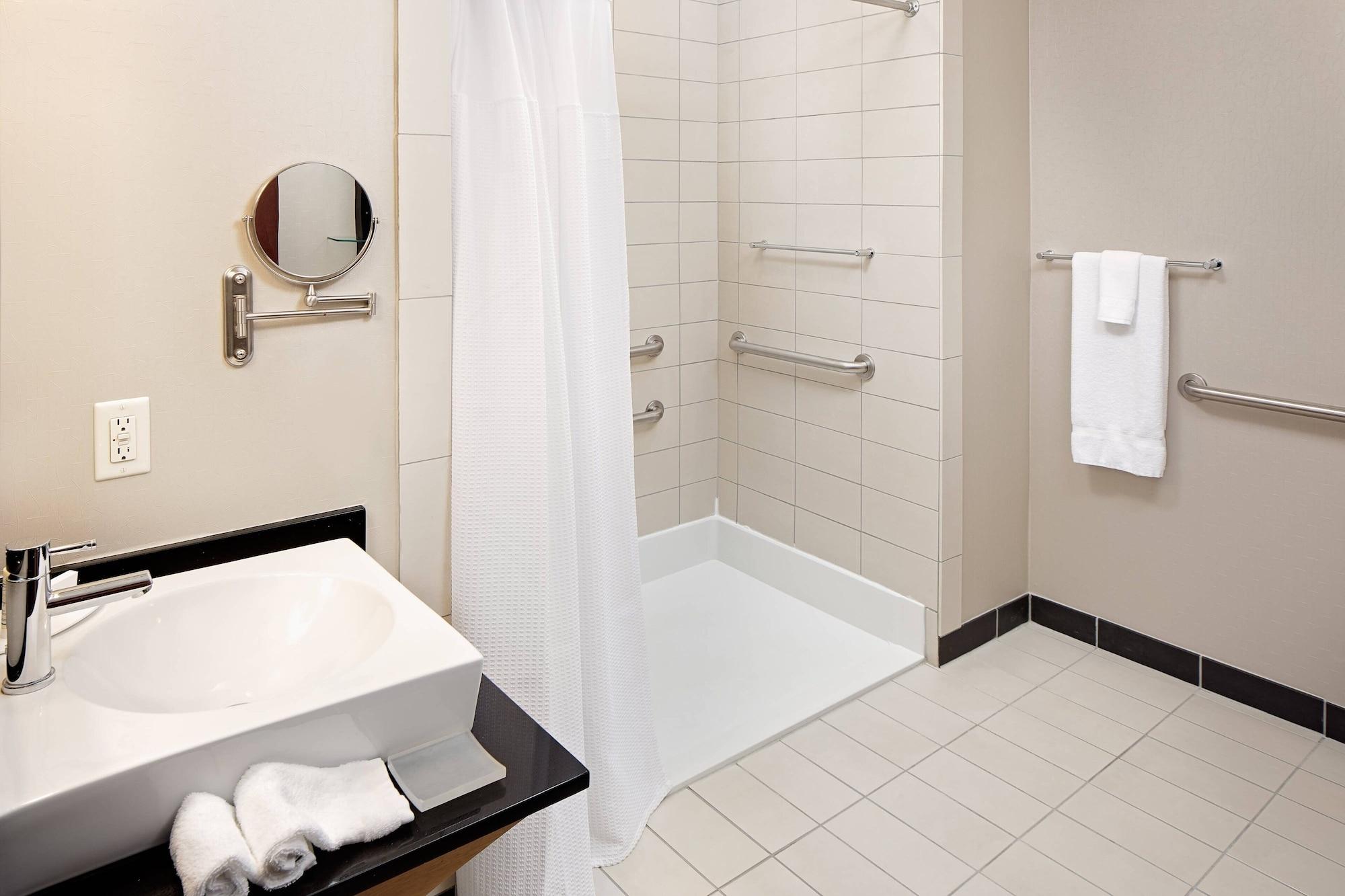 SpringHill Suites Green Bay - photo 14