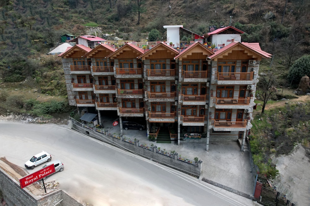 Hotel Royal Palace - carbon neutral hotel in Kulu