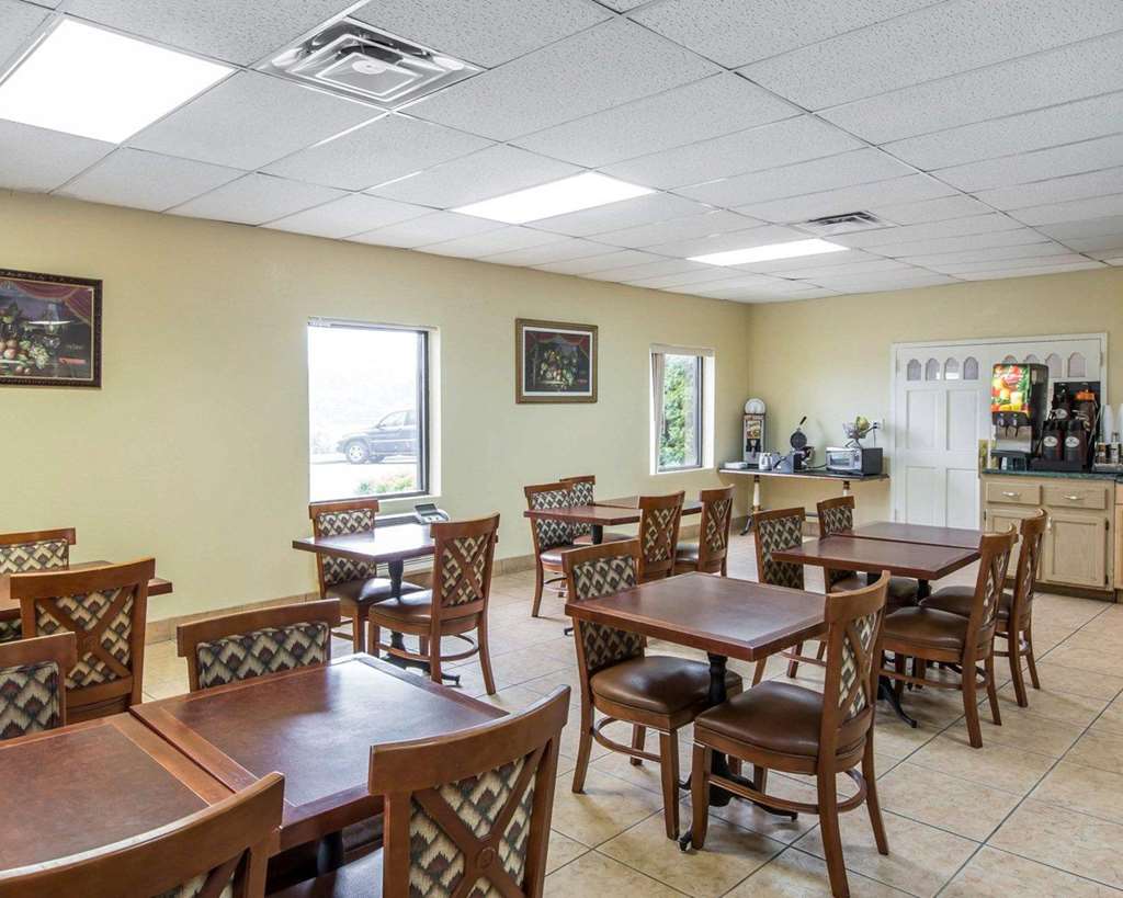 Econo Lodge Dalton West - photo 30