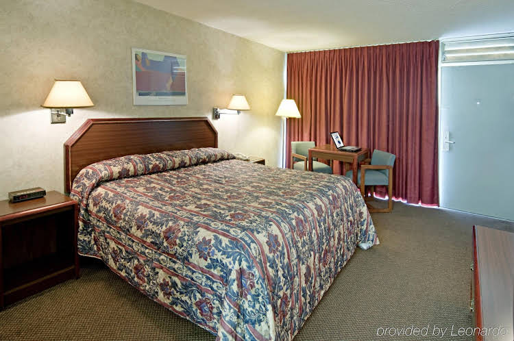 The Royal Inn Manhattan - photo 7