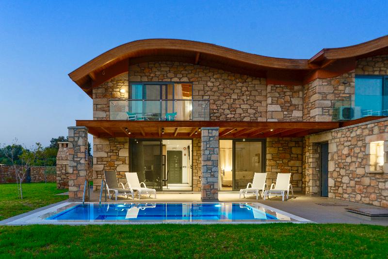 Estrella Villas — 4-Star Luxury Hotel in Rodos, Greece