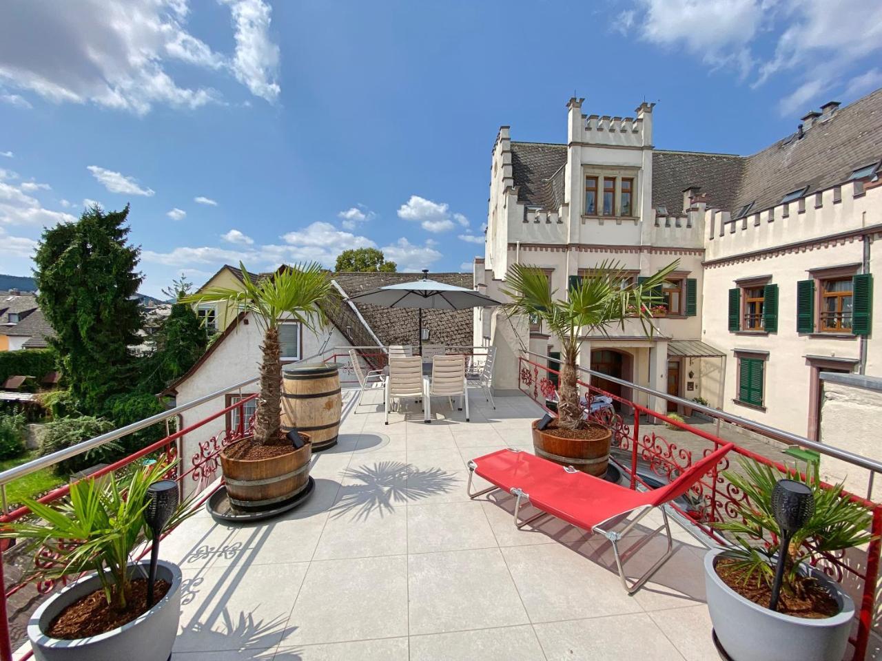 Fewo Zum Malerwinkel Rudesheim — 4-Star Luxury Hotel in Ruedesheim Am Rhein, Germany