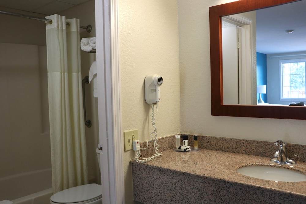 Sunbird Cape Cod Resort - photo 10