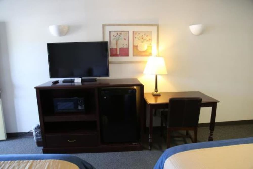 Idaho Inn - photo 13