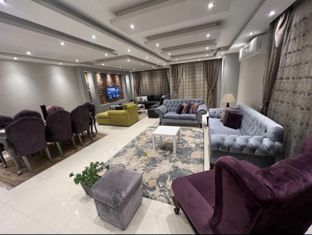 Cozy and Modern Apartment for Rent in Mohandessin — 4-Star Luxury Hotel in Cairo, Egypt