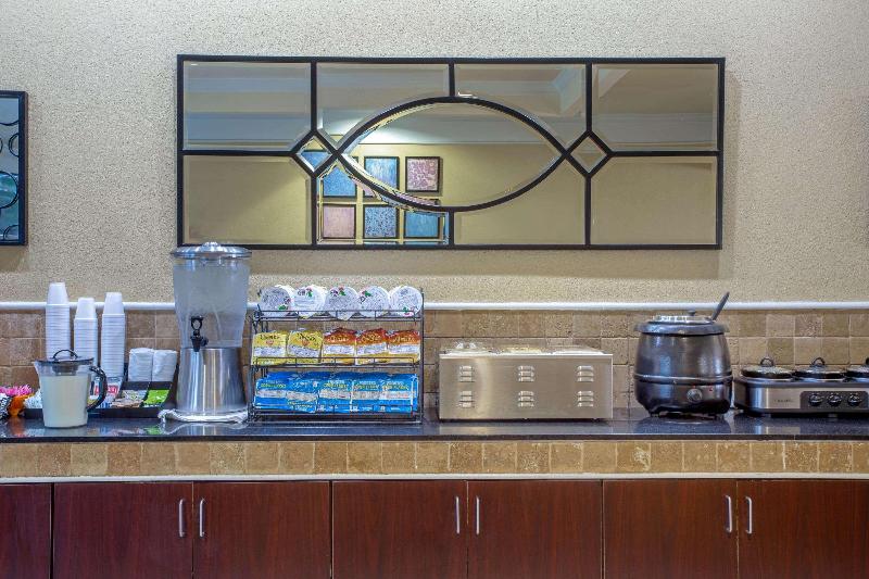 La Quinta Inn & Suites by Wyndham Mobile Tillman's Corner - photo 40