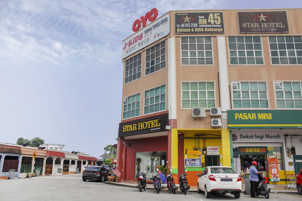 Oyo 90035 Star Hotel in Muar, Malaysia