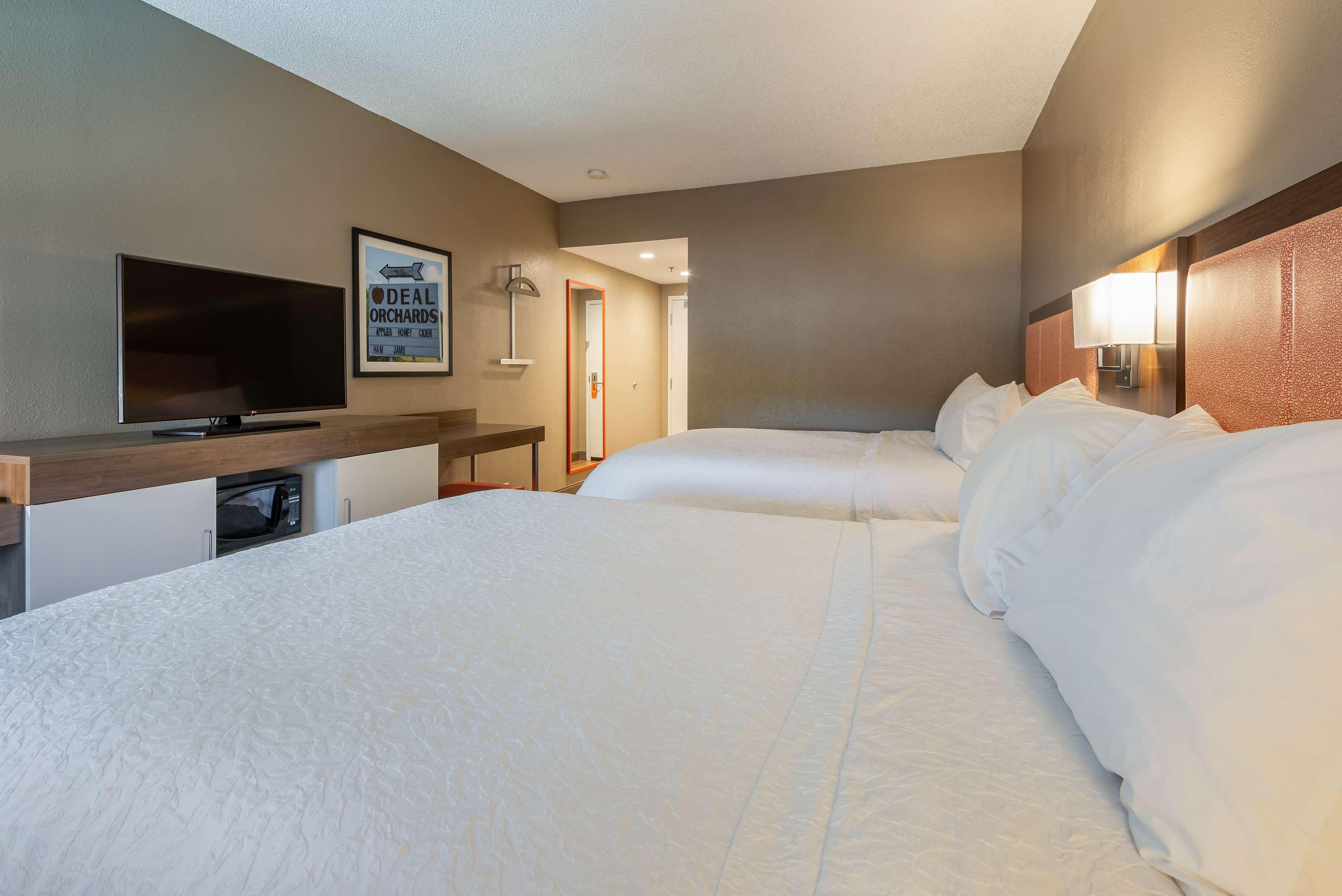 Hampton Inn Wilkesboro - photo 18