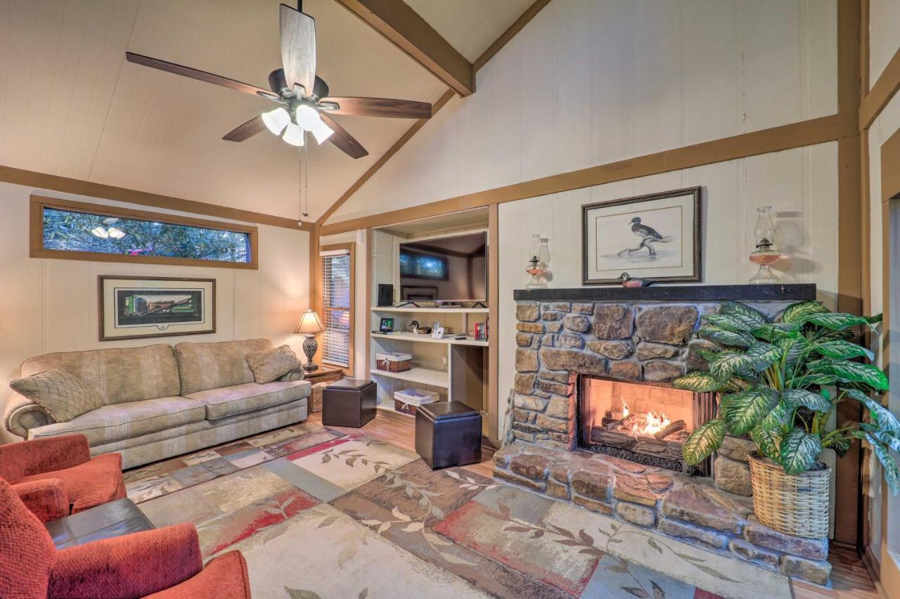 Ski Resort Cabin with Deck in Beech Mountain - photo 4