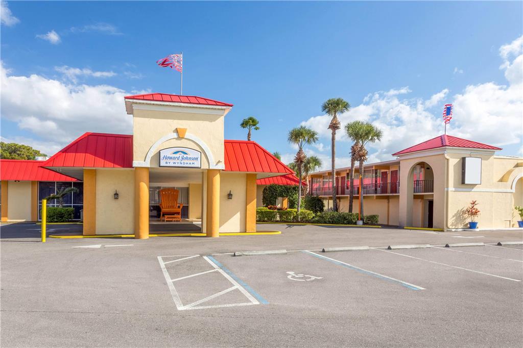 Howard Johnson by Wyndham Lakeland - photo 2