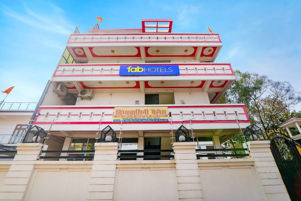 Fabexpress Vindhyawasini Palace in Fyzabad, India