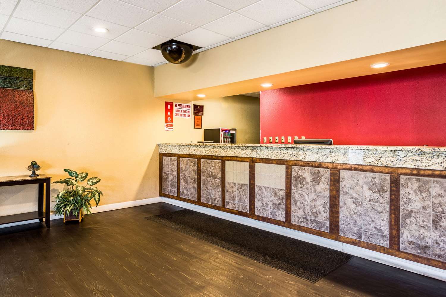 Econo Lodge Homewood Birmingham - photo 21