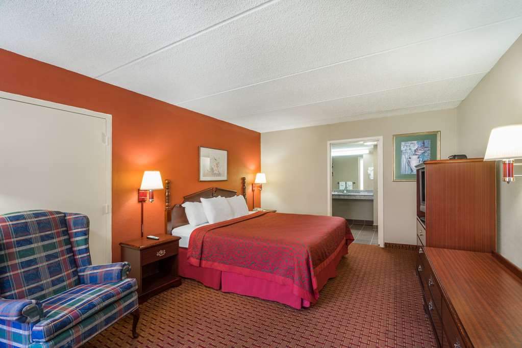 Days Inn by Wyndham Hurricane Mills - photo 12