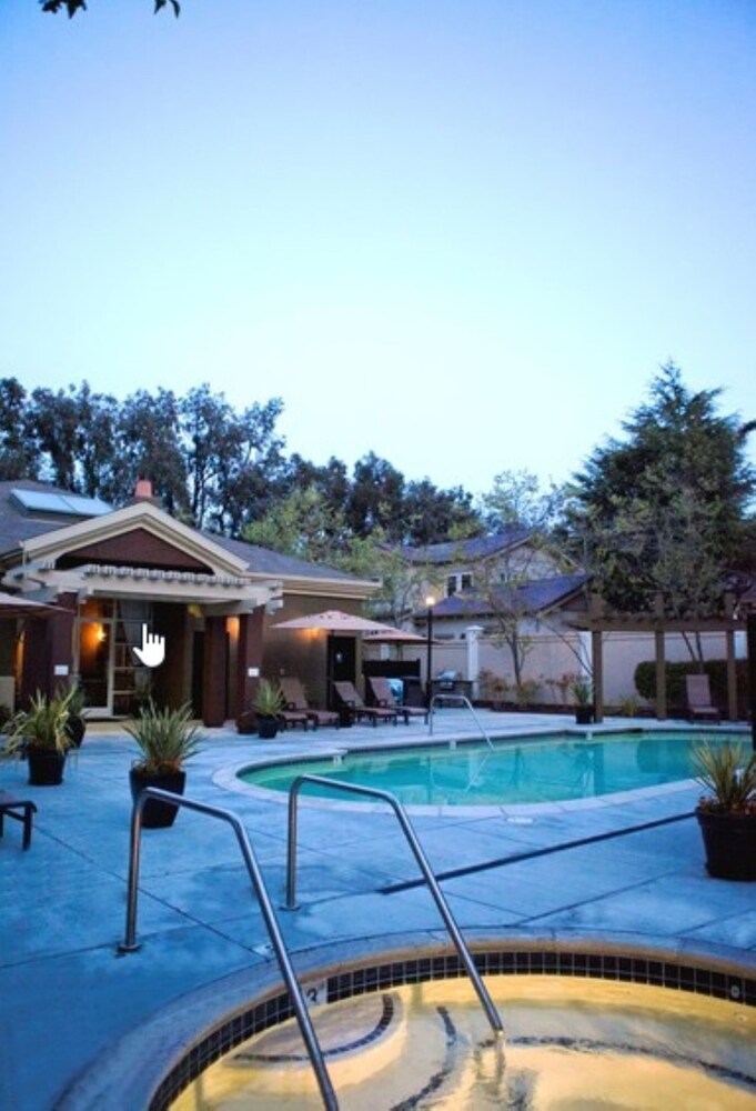 Global Luxury Suites in Cupertino - photo 24