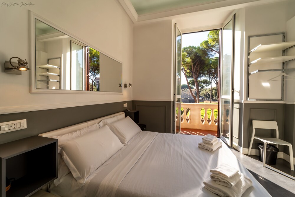 We Love Roma Guest House — 4-Star Luxury Hotel in Rome, Italy
