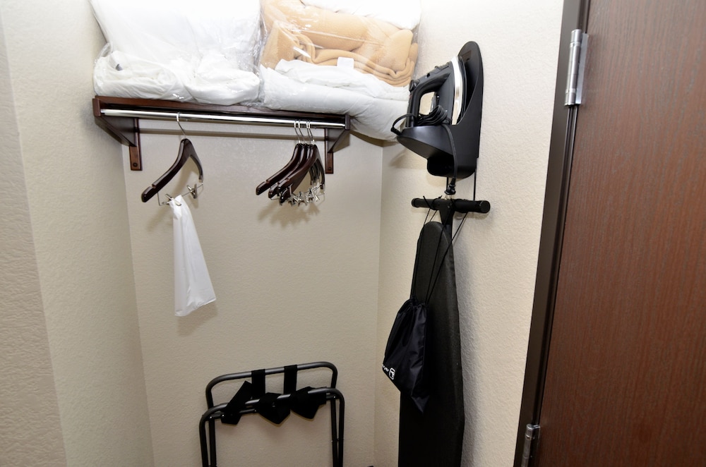 Cobblestone Inn & Suites Manning - photo 44