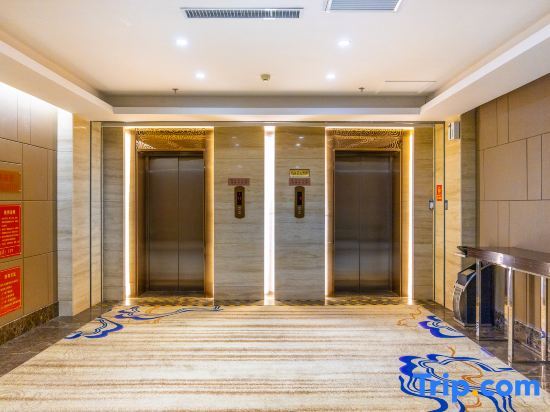 Borrman Hotel — hotel in Baiyin