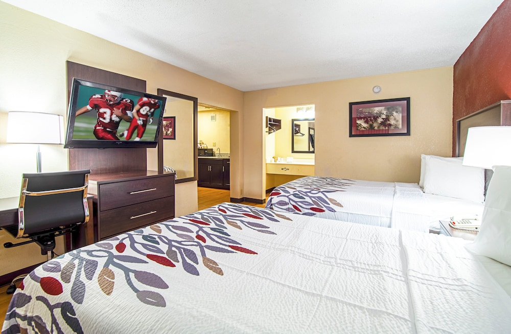 Red Roof Inn & Suites Greenwood SC - photo 13