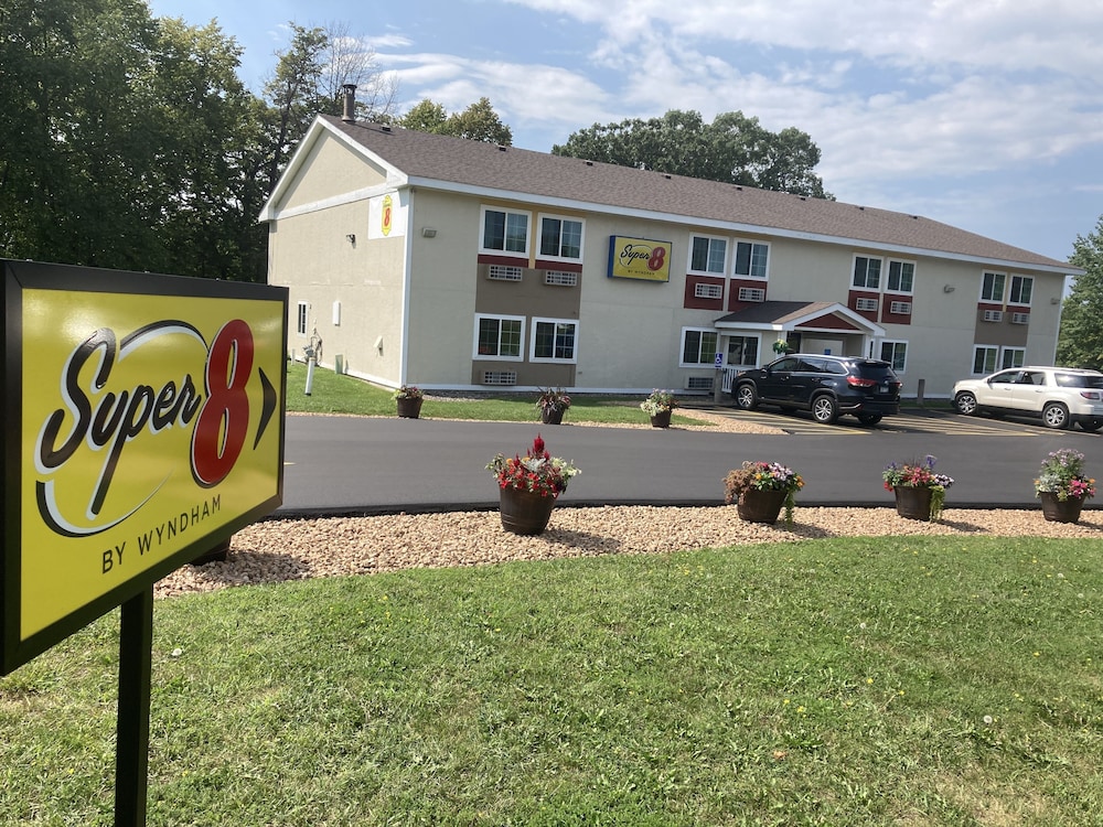 Super 8 by Wyndham Chisago City - photo 31